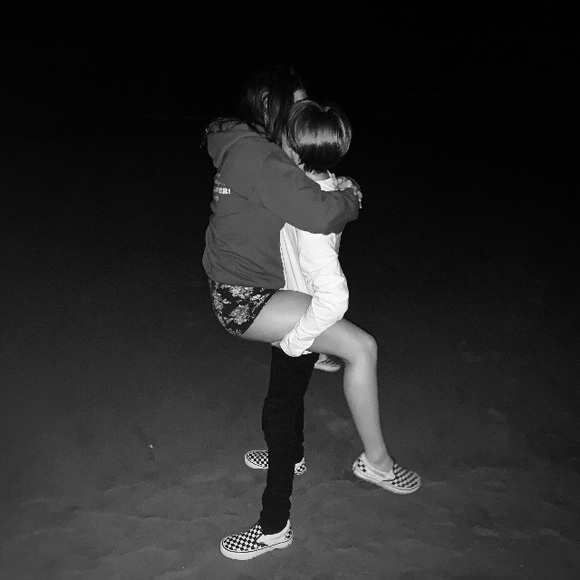 Meet your Posher, Allison - Picture 1 of 1